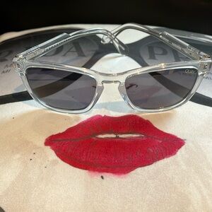 QUAY AUSTRALIA Hardwire Unisex Polarized Sunglasses Clear Frames